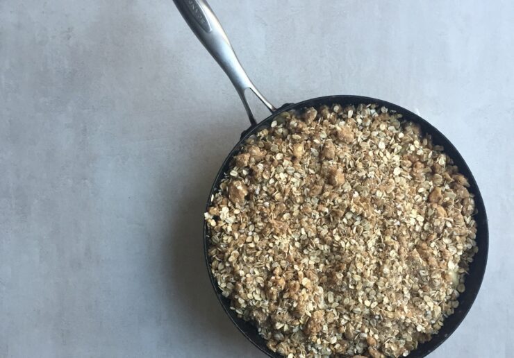 sticky apple one pan crumble