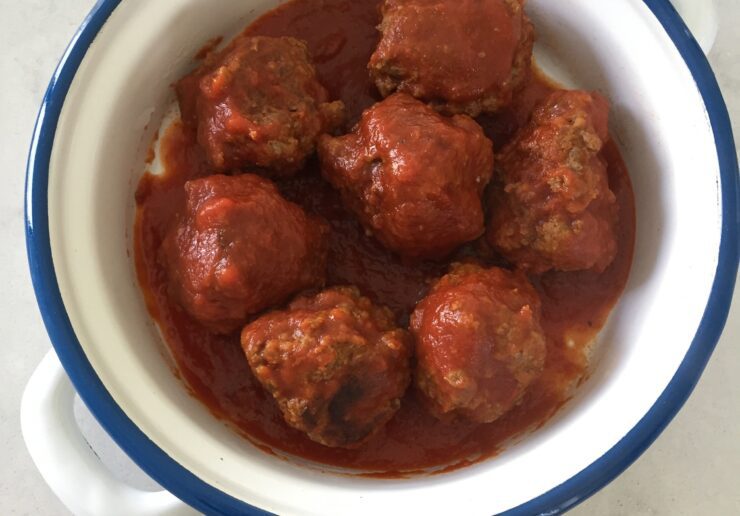 Spanish meatballs in tomato sauce